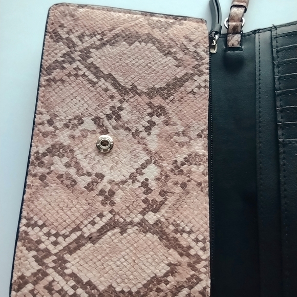 Victoria Secret VS Exotic Python Tech Wristlet Wallet Pink - Picture 9 of 10